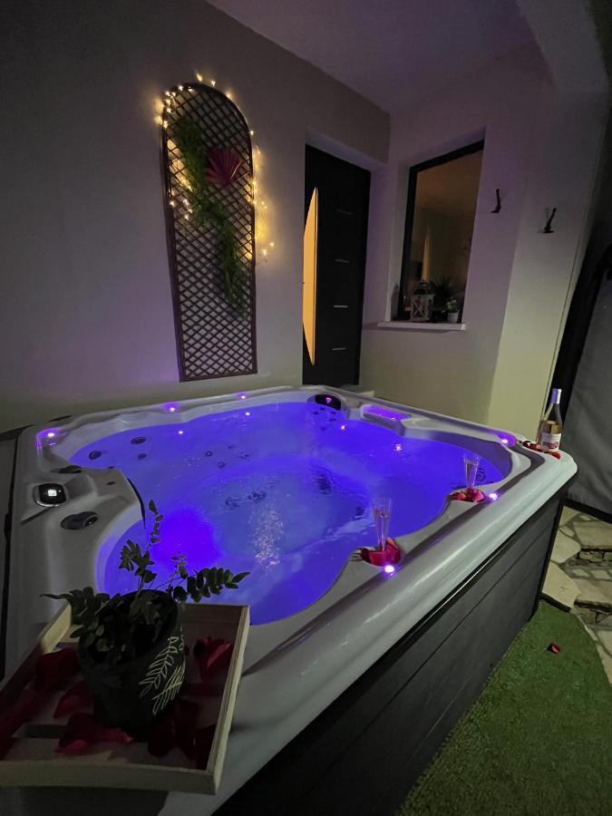 Chambre Au Calme Avec Spa Privatif Gratuit Sud Aveyron Les Palmiers Des Causses Saint-Rome-de-Tarn Екстер'єр фото